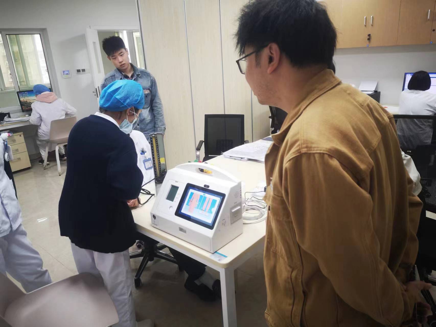 崗前體檢一體機(jī)為礦場(chǎng)工人健康領(lǐng)航把關(guān) 崗前體檢一體機(jī)為礦場(chǎng)工人健康領(lǐng)航把關(guān)